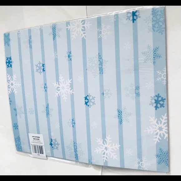 New 90 Snowflake Address Labels Blue and White Snowflakes - Picture 8 of 15